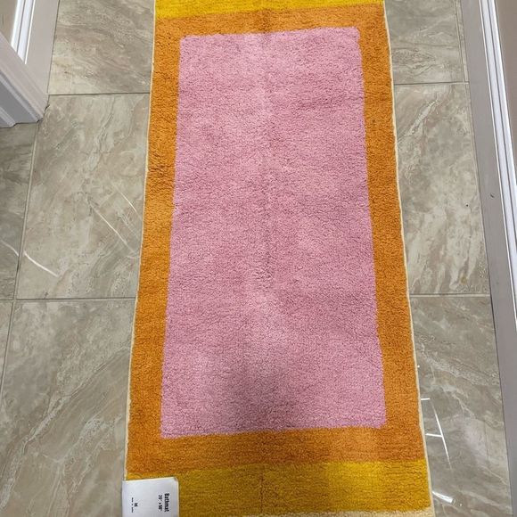 Urban outfitters bathmat 20inx50in
$24 NWT
brand new never use NWT - Picture 1 of 4